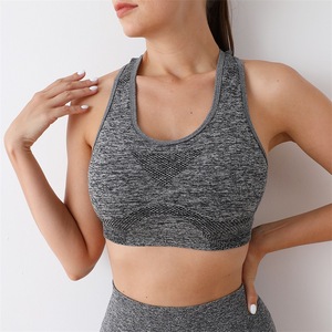 Sujetador deportivo de gimnasio para mujer, estampados Tops cortos, espalda cruzada sin costuras, sujetador de Yoga sin aros, forro ancho de Spandex extraíble de talla grande - Product Image 2