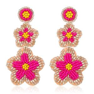 Pendientes de cuentas de vidrio coloridas y ligeras cosidas a mano para fiestas - Product Image 1