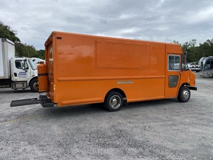 Food <b>Truck</b> <b>freightliner</b> MT45 - Product Image 2