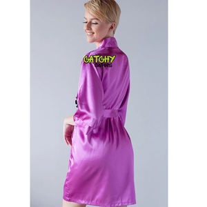 Robe de chambre élégante et tendance pour femmes Peignoir en satin doux de couleur unie pour dames Peignoir en satin de luxe - Product Image 3