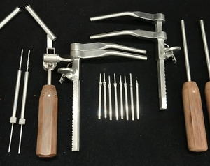 Instrumental Quirúrgico para Columna Vertebral, Distractor Cervical Caspar, Guía de Perforación, Destornilladores Izquierdo y Derecho, Acero Inoxidable, ISO, Manual - Product Image 3