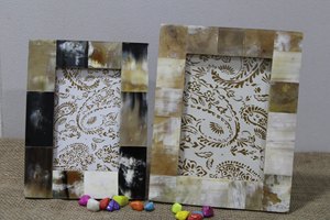 Élégant grand cadre photo en corne fait à la main pièce décorative d'aspect naturel pour salon, bureau ou cadeau - Product Image 4