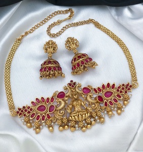 Ensemble de bijoux de temple de qualité supérieure avec finition mate Lakshmi Kundan ensemble de tour de cou pour la mariée et le mariage porter des bijoux pour les femmes - Product Image 1