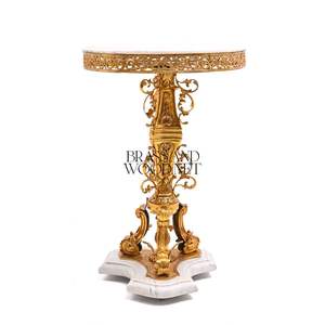 Mesa Auxiliar Redonda de Lujo con Tapa de Mármol Blanco y Base de Pedestal de Latón Dorado Forjado a Mano para Decoración de Esquinas del Hogar - Product Image 2