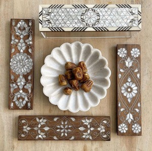 Coffret de desserts de luxe en acrylique et fabriqué à la main avec incrustation de nacre, parfait pour les cadeaux de l'Aïd et la décoration élégante de la maison - Product Image 5