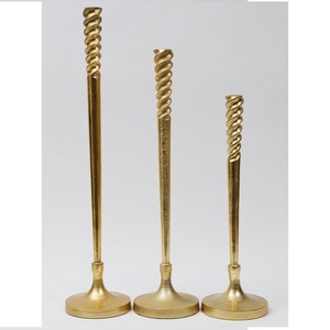 Candelabro de metal chapado en oro decorativo de lujo, decoración para el hogar y el restaurante, portavelas decorativo de mesa de oro largo - Product Image 1