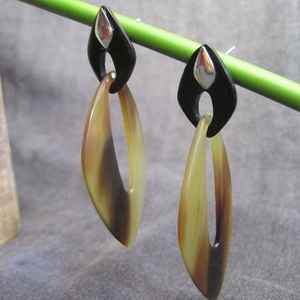 Pendientes de gota de cuerno de búfalo africano hechos a mano Vintage de alta calidad para mujer con perlas de diamantes para bodas - Product Image 1