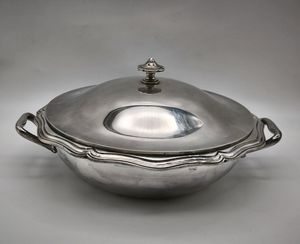 Plat de service en acier inoxydable de qualité alimentaire assurant un service de repas sûr et hygiénique pour les maisons, les restaurants et les événements - Product Image 1