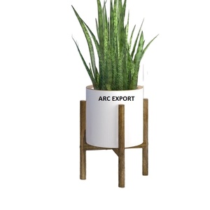 Jardinière élégante de couleur noire avec support doré pour les meilleures ventes de jardinières en aluminium et métal pour la maison, le jardin et le balcon. - Product Image 1