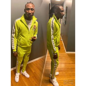 Ensemble de jogging unisexe de haute qualité costume à capuche avec logo personnalisé grande taille imprimé hiver polaire vente en gros d'usine ensembles de tailles superposées pour hommes - Product Image 4