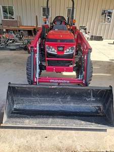 Tractor de Ruedas Mahindra de 90 CV con Tracción en las 4 Ruedas y Motor Robin, Incluye Accesorios Gratuitos - Product Image 4
