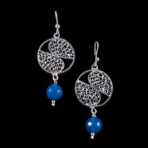 Pendientes de tuerca de filigrana de plata de proveedor indio de dos tipos de alto grado más vendidos, brillo plateado brillante para mujer - Product Image 1