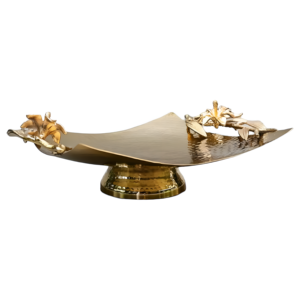 Plaque martelée en métal de plateau de collation floral carré de luxe pour la décoration de plats de restaurant de mariage de pièce maîtresse de table de fête - Product Image 1
