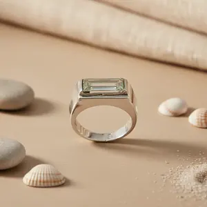 แหวนเงินทรง Emerald Cut สำหรับผู้ชาย ดีไซน์โดดเด่น สไตล์โบฮีเมียน พร้อมใบรับรอง IGI ชุบโรเดียม และฝังพลอย - Product Image 2
