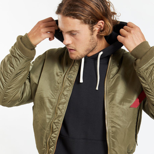 Chaquetas Bomber de Alta Calidad Personalizadas para Hombre, Casuales, de Satén, con Cuello Alto, Bordado Frontal, Color Sólido, Otoño/Invierno, Venta al Por Mayor - Product Image 4