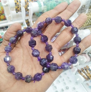 En gros Naturel Améthyste Cristal 8mm À Facettes Perle Bracelets Pour L'énergie De Guérison Bijoux Bracelet Élastique Stretch pour Femmes & Hommes - Product Image 2