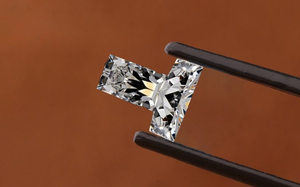 Hecho a mano 1Ct IGI Certified VVS Lab Grown Diamond Alphabet T Fancy Cut Diamante suelto para la fabricación de colgantes al mejor precio - Product Image 2