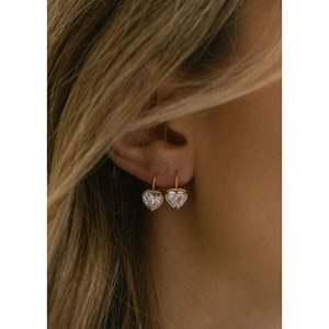 Solis Heart Diamond Earrings with Ribbed Detail - Product Image 2