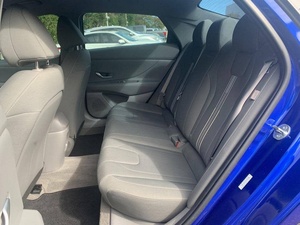 มือสอง2024 HY-undai Elantra SEL - Product Image 4