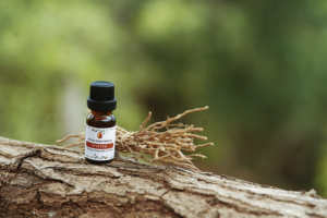 Aceite Esencial de Vetiver 100% Puro y Natural, Destilado al Vapor, Profundamente Relajante, Regenerador de la Piel, Ingrediente Cosmético, Madagascar - Product Image 6