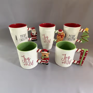 Taza navideña de 500ML con una taza con asa de Papá Noel para bebidas navideñas - Product Image 4