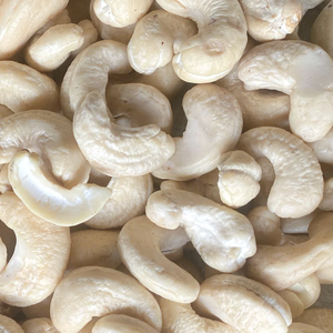 Prix d'usine bon marché noix de cajou crues WW180, WW240, WW320 Prix des noix de cajou SANTIGO au Vietnam noix de cajou avec taxe gratuite - Product Image 1