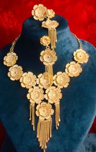 Conjunto de joyería de moda Vintage de EE. UU. Oro de 24 quilates Dubai Perla clásica Flor Collar de cobre Pendientes Aniversario Diamante Regalo Turquía - Product Image 5