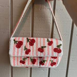 Bolsa bordada de hilo decorativo para venta al por menor - Product Image 1