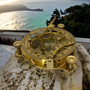 Brújula de Sol con Trípode, Estilo Náutico Vintage, de Latón y Cristal, Ligera, Accesorio Decorativo para Oficina, Adorno de Escritorio de Estilo Antiguo, para Hogar y Estudio - Product Image 4