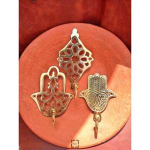 Crochets muraux en laiton antique astucieusement conçus pour compléter les crochets muraux de finition polie dorée de décoration intérieure traditionnelle - Product Image 2