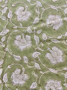 Tela de Algodón Estampada a Mano con Diseño de Enredadera Floral en Verde Oliva - Product Image 2