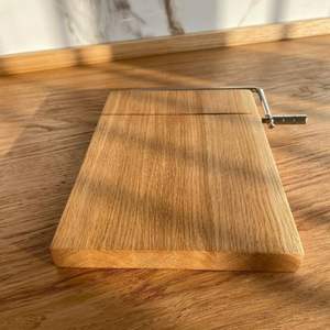 Trancheuse à fromage moderne en acier inoxydable pour la maison, la chambre d'amis, le salon, le restaurant, le bar - Product Image 3