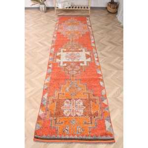 พรมเฮอร์กีวินเทจขนาด 3x12.1 ฟุต ลายดอกไม้สีส้ม พรมขนสัตว์ตุรกี - Product Image 1