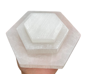 ดอกไม้จักระที่สวยงามของชีวิตสลักแผ่นชาร์จ SELENITE/แกะสลักแผ่นหกเหลี่ยม SELENITE/คริสตัลรักษา SELENITE - Product Image 1