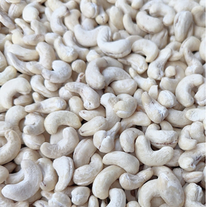 Prix de gros des noix de cajou Santigo Factory W320 du Vietnam, prix bas, emballage OEM ODM - Product Image 1