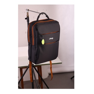 Mochila Elegante con Asa Metálica Color Gunmetal, Texturizada, Laminada S8, 2 Compartimentos con 2 Bolsillos Frontales Adicionales y Compartimento para Portátil - Product Image 4