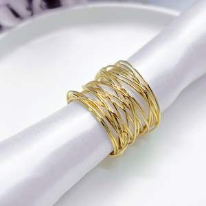 Anillo de Servilleta de Metal Dorado que Ofrece un Aspecto Lujoso para Eventos de Cena Formales, Bodas y Ocasiones Exclusivas - Product Image 2