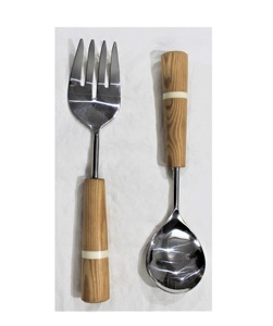 Ensemble de salade en métal d'utilisation de portion de nourriture et de salade avec la poignée en bois et de résine - Product Image 5