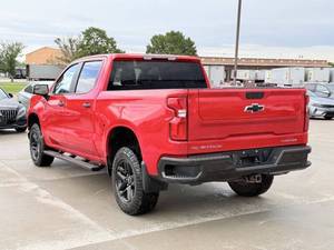 Chevrolet Silverado 1500 Limited Custom Trail Boss 4x4 Custom 4dr Crew Cab 5.8 ft. SB d'occasion à prix abordable à vendre - Product Image 4
