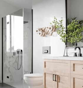 Porte-papier hygiénique mural en bois hexagonal support de rangement de mouchoirs en nid d'abeille moderne pour décor de salle de bain du Vietnam - Product Image 4