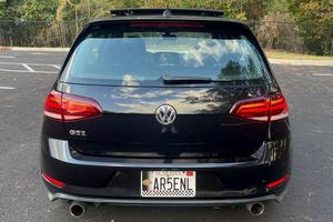 Volkswagen GTI SE 2018 Usado en Buen Estado, Transmisión Manual de 6 Velocidades - Product Image 2