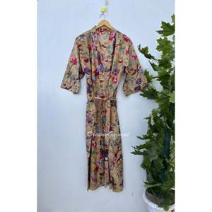 Robe Kimono en Coton Faite Main Imprimé Ikat Douce et Décontractée avec Cordon de Serrage Taille XL pour Familles et Demoiselles d'Honneur – Idéale pour la Maison - Product Image 4