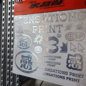 Etiquetas adhesivas UV plateadas y doradas impermeables personalizadas - Product Image 6