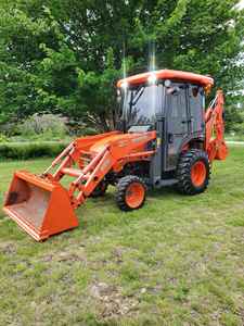 Tracteur Kubota B2601HSD - Tracteur compact diesel avec chargeur frontal, traction 4x4, 26 CV, charge utile nominale de 700 kg, multi-attaches, à vendre - Product Image 5