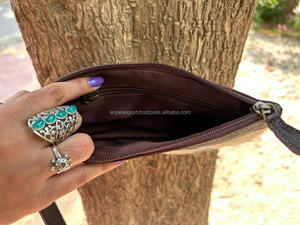 Nouveaux vrais cheveux faits à la main sur la peau en relief impression fourrure cuir bracelet pochette vente chaude femmes conçu à la main peint pochettes à glissière - Product Image 3