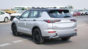 New Mitsu bishi Outlander High Line Diesel Automatic transmission Four Wheel Drive 7 Seater SUV - Product Image 5
