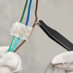 Pinzas de extensión de pestañas negras de Plasma de titanio Mango texturizado recto Acabado plateado duradero Depilación de cejas - Product Image 4