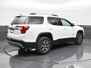 GMC Acadia S-L-E 2022, Volante a la Izquierda, Interior Oscuro, Asientos de Cuero, Neumáticos R16, SUV - Product Image 3