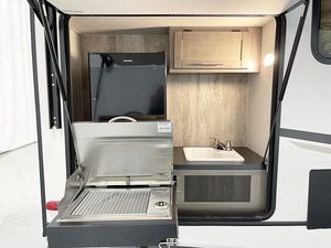 Nous vendons des caravanes Cherokee Wolf Den Pop-Up de haute qualité, pour 4 personnes, légères, en aluminium, avec auvent, pour le camping moderne. - Product Image 3
