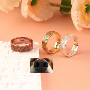 Anillo personalizado de moda para amantes de mascotas, joyería conmemorativa con estampado de Nariz de perro personalizado con característica de nariz grabada - Product Image 1